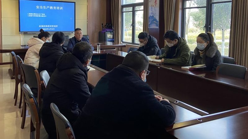 成都物流叉车司机培训：掌握技能，开启高效物流生涯